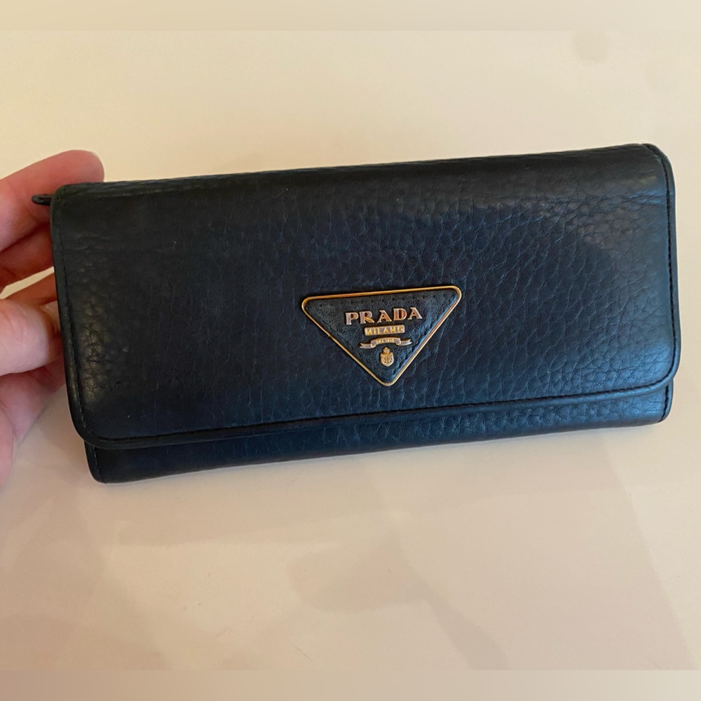 Prada vitello daino continental wallet